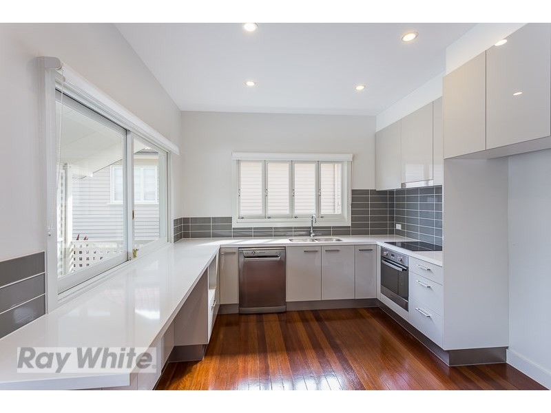 28 Martha Street, Camp Hill QLD 4152