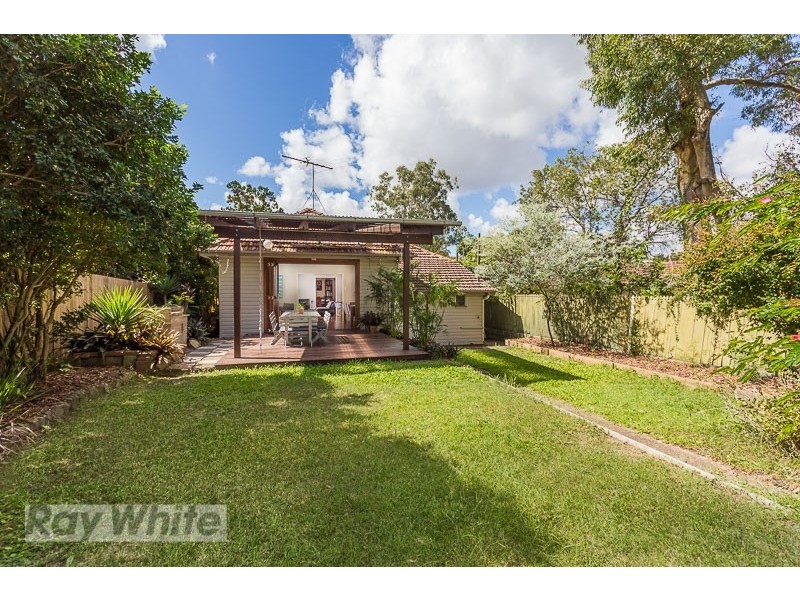 23 Wills Street, Coorparoo QLD 4151