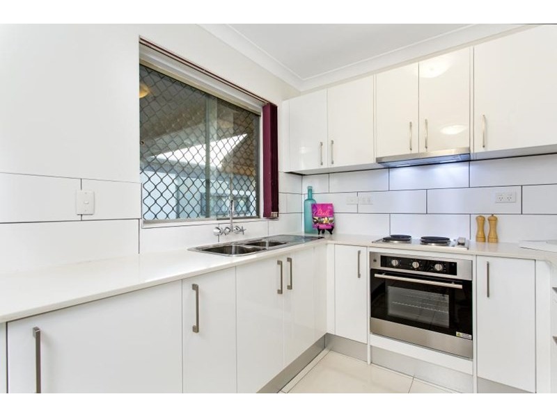 4/16 Kitchener Street, Coorparoo QLD 4151