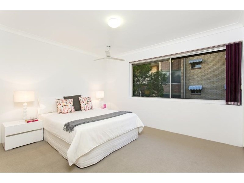 4/16 Kitchener Street, Coorparoo QLD 4151