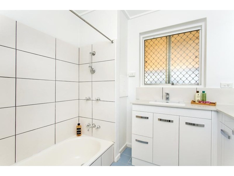 4/16 Kitchener Street, Coorparoo QLD 4151