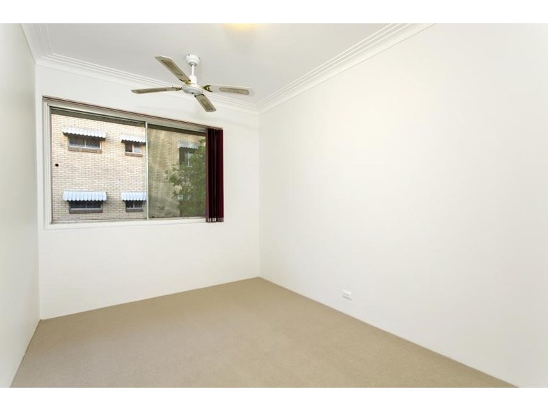 4/16 Kitchener Street, Coorparoo QLD 4151