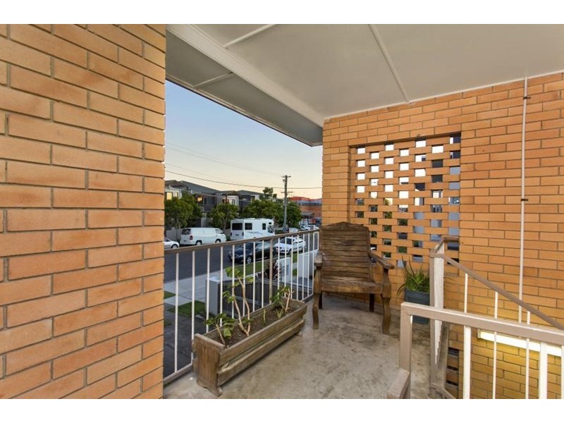 4/16 Kitchener Street, Coorparoo QLD 4151