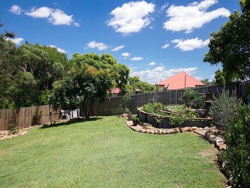 102 Florence Street, Carina QLD 4152