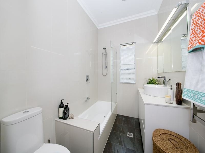 102 Florence Street, Carina QLD 4152