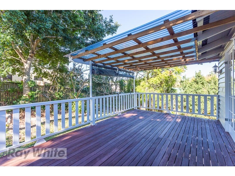18 Tiny Street, Greenslopes QLD 4120