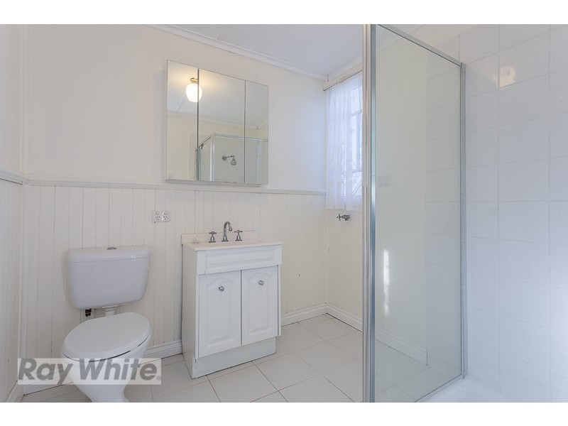 18 Tiny Street, Greenslopes QLD 4120