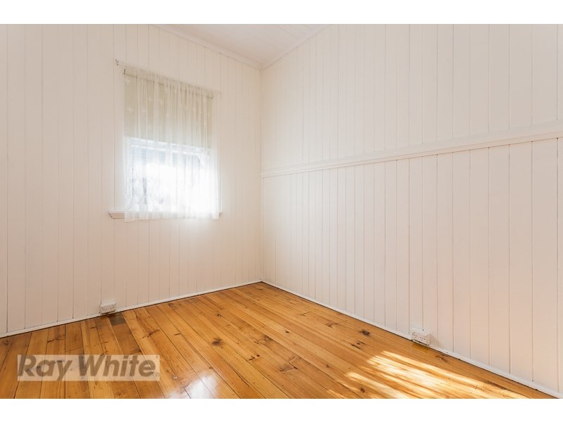 18 Tiny Street, Greenslopes QLD 4120