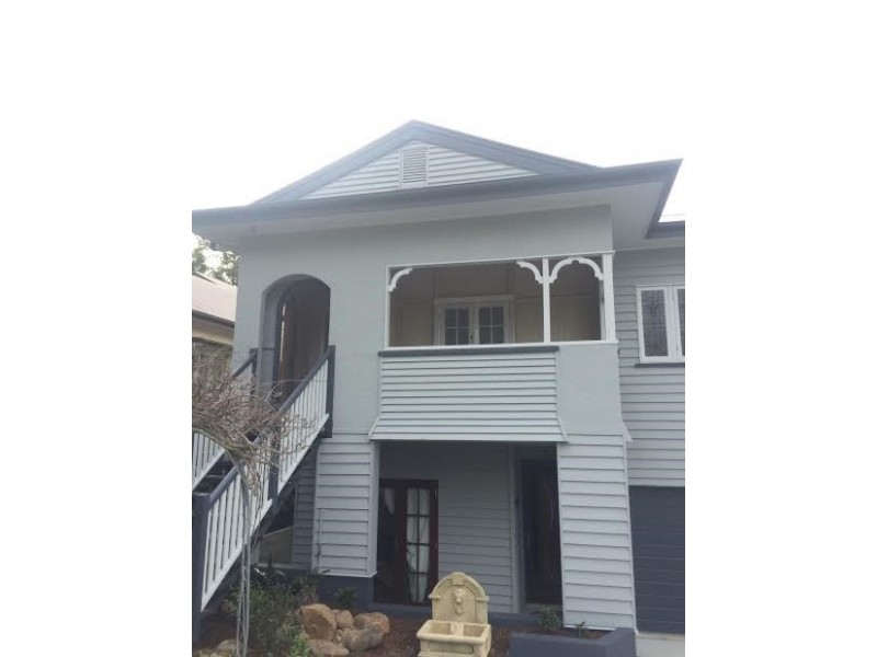 9B Hawthorne Road, Hawthorne QLD 4171