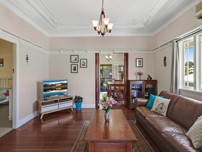 10 Stodart Street, Coorparoo QLD 4151