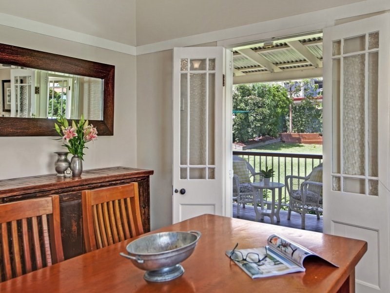 10 Stodart Street, Coorparoo QLD 4151