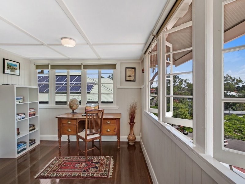 10 Stodart Street, Coorparoo QLD 4151