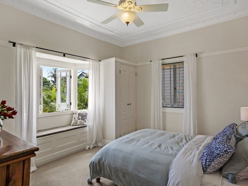 10 Stodart Street, Coorparoo QLD 4151