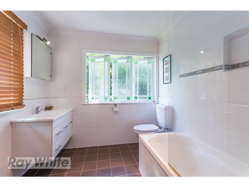 1 Cyril Street, Camp Hill QLD 4152