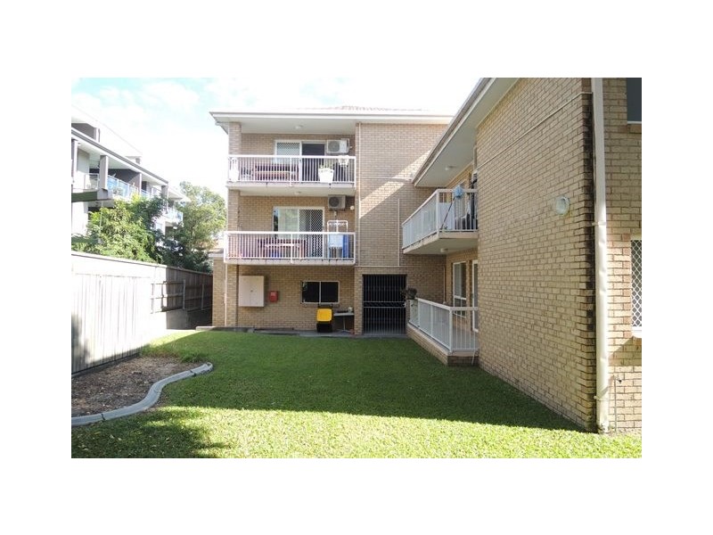3/56 Knowsley Street, Greenslopes QLD 4120