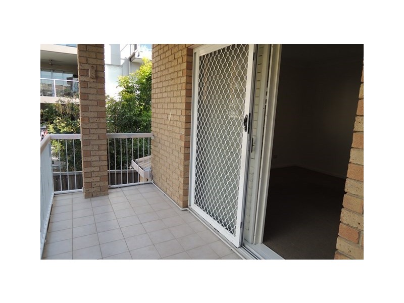 3/56 Knowsley Street, Greenslopes QLD 4120