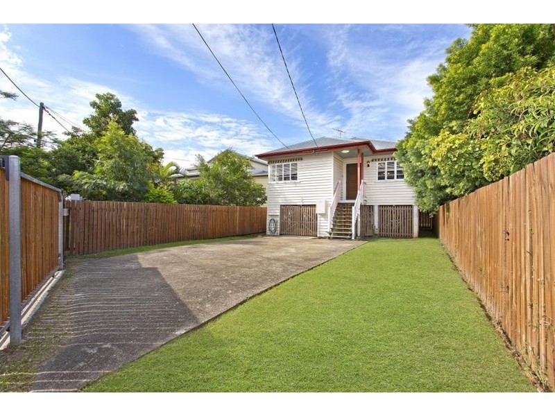 41 Railway Road, Fairfield QLD 4103