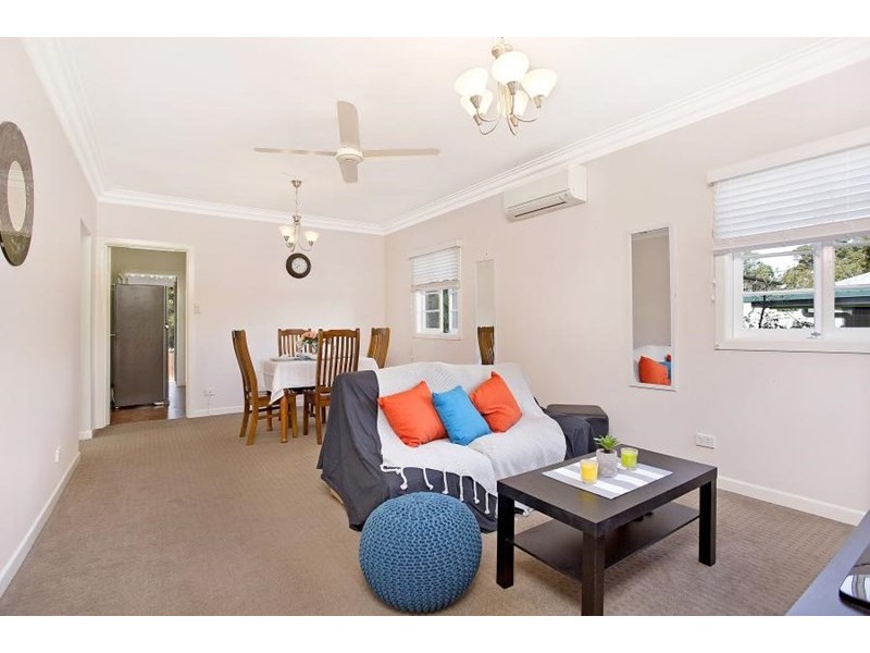 41 Railway Road, Fairfield QLD 4103