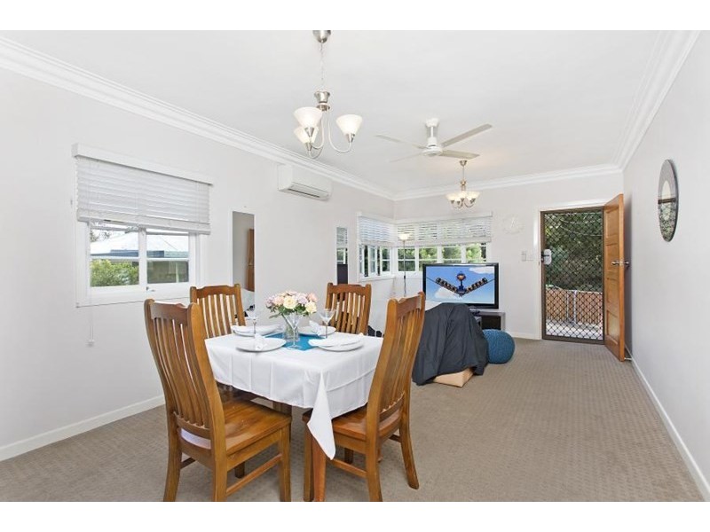 41 Railway Road, Fairfield QLD 4103