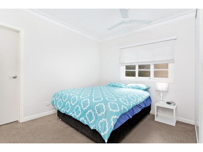 41 Railway Road, Fairfield QLD 4103