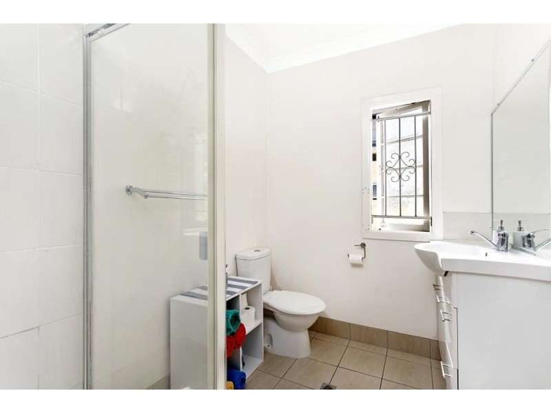 41 Railway Road, Fairfield QLD 4103