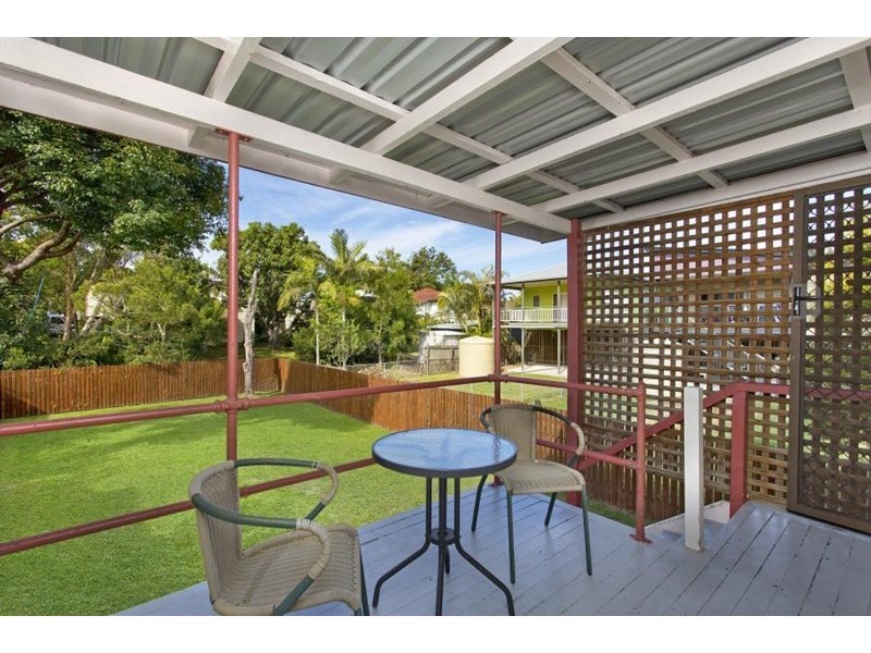 41 Railway Road, Fairfield QLD 4103