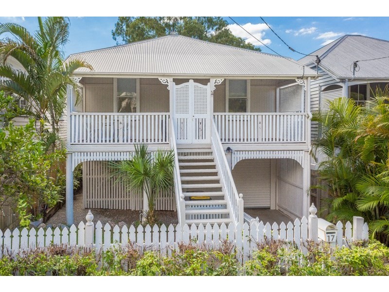 17 Rowsley Street, Greenslopes QLD 4120