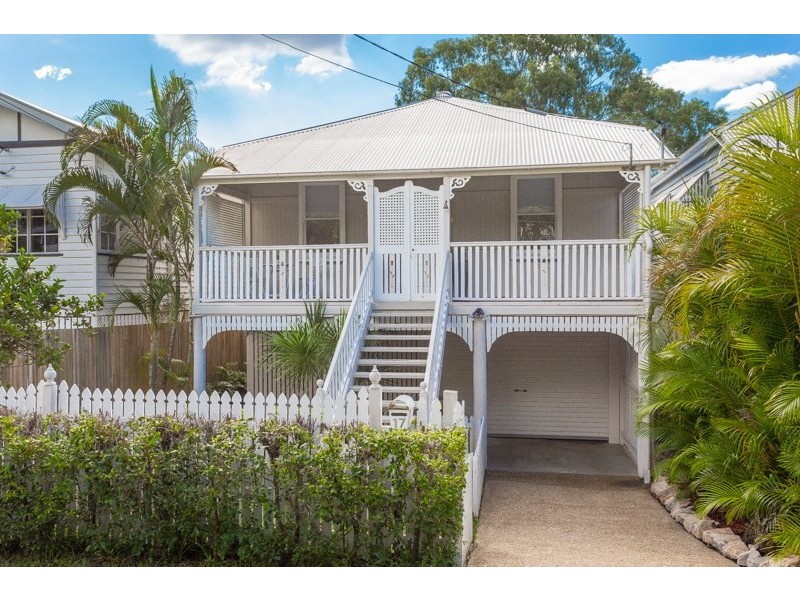 17 Rowsley Street, Greenslopes QLD 4120