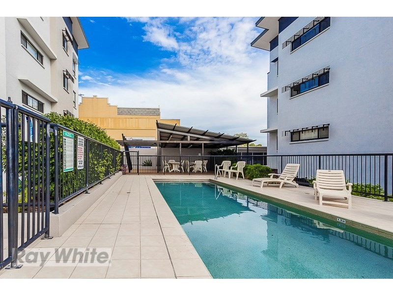 17/11 Kitchener Street, Coorparoo QLD 4151