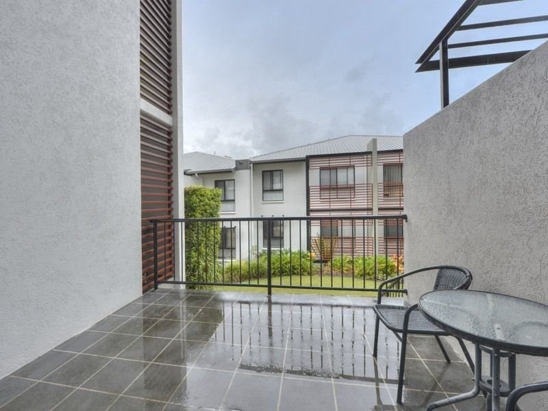 17/11 Kitchener Street, Coorparoo QLD 4151