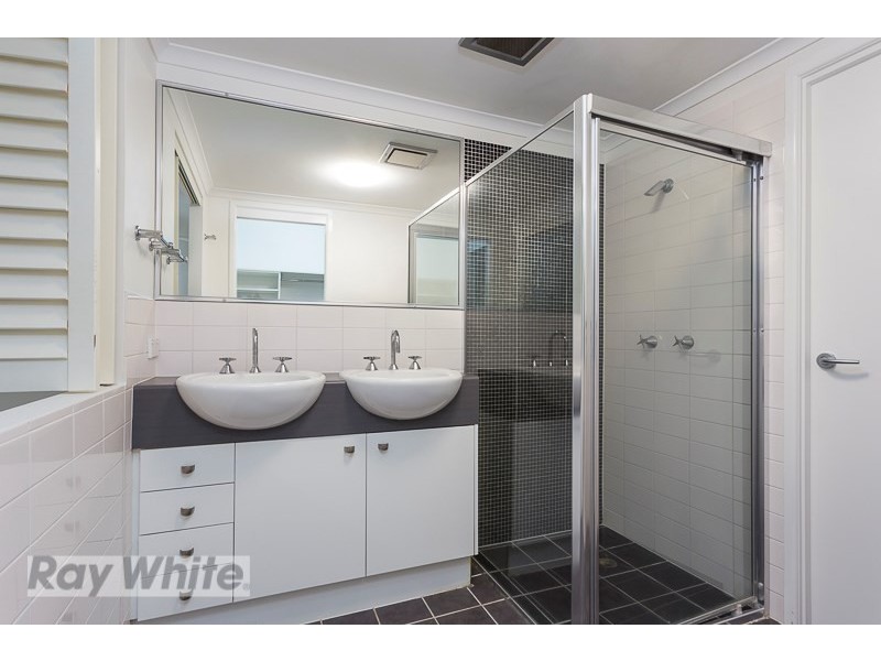 17/11 Kitchener Street, Coorparoo QLD 4151