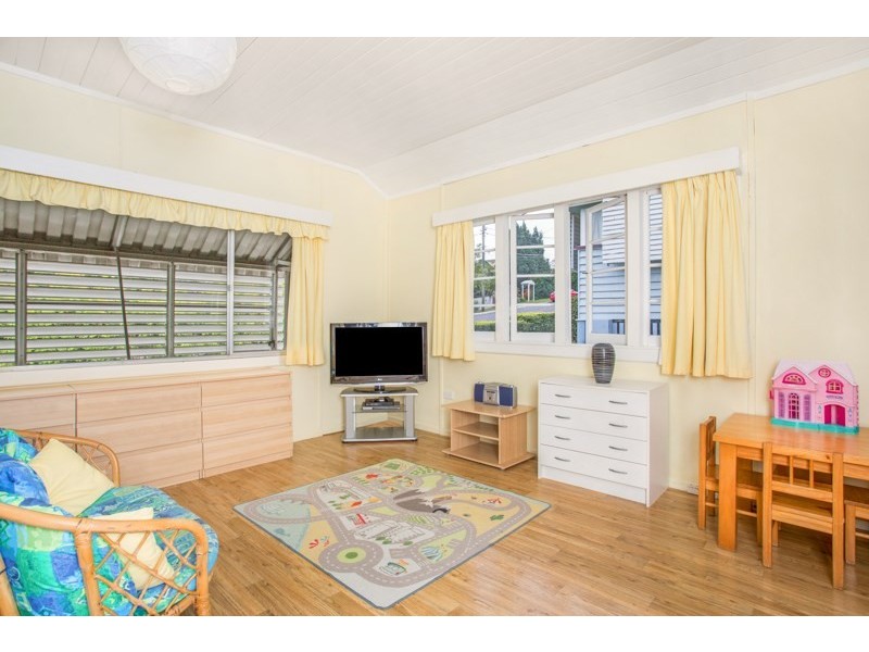 9 Donaldson Street, Greenslopes QLD 4120