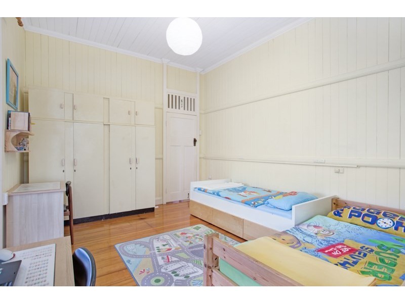 9 Donaldson Street, Greenslopes QLD 4120