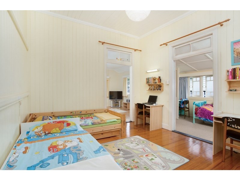 9 Donaldson Street, Greenslopes QLD 4120