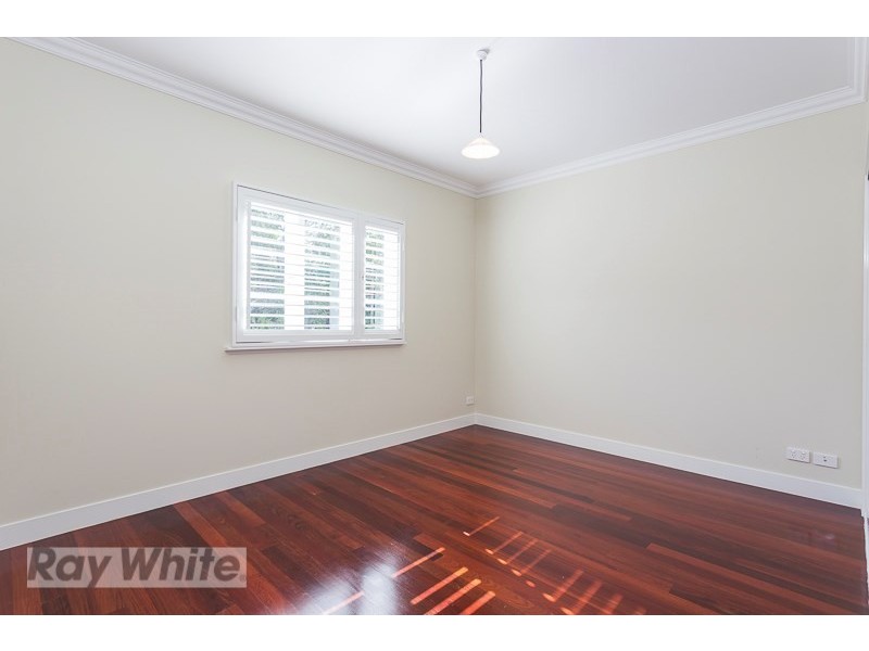 18 White Avenue, Coorparoo QLD 4151