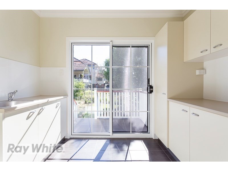 18 White Avenue, Coorparoo QLD 4151