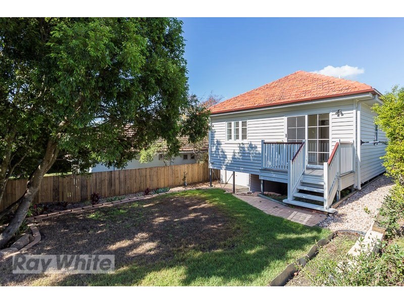 18 White Avenue, Coorparoo QLD 4151