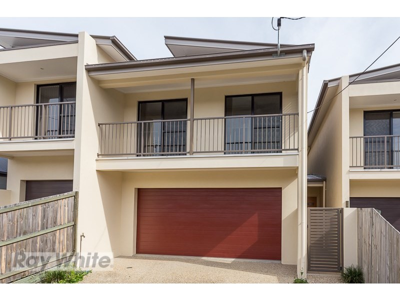 15B Houthem Street, Camp Hill QLD 4152