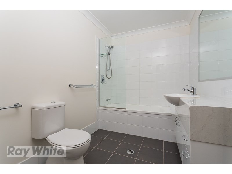 15B Houthem Street, Camp Hill QLD 4152