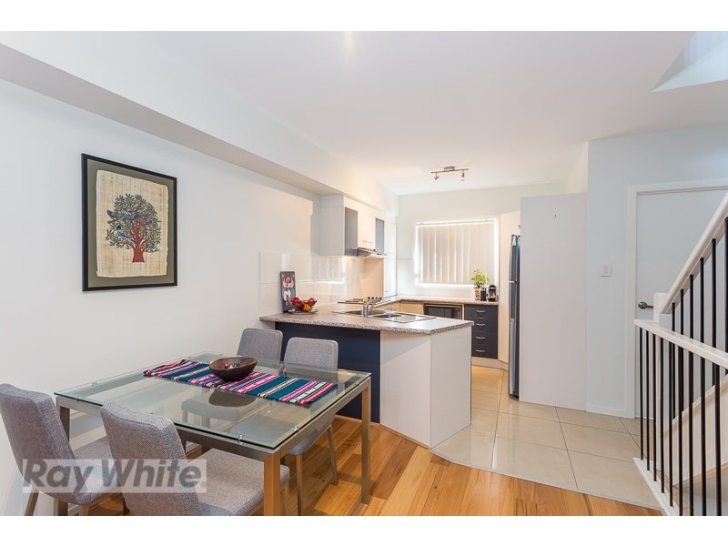 3/32 Dickenson Street, Carina QLD 4152