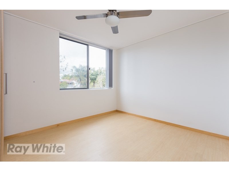 8/387 Cavendish Road, Coorparoo QLD 4151