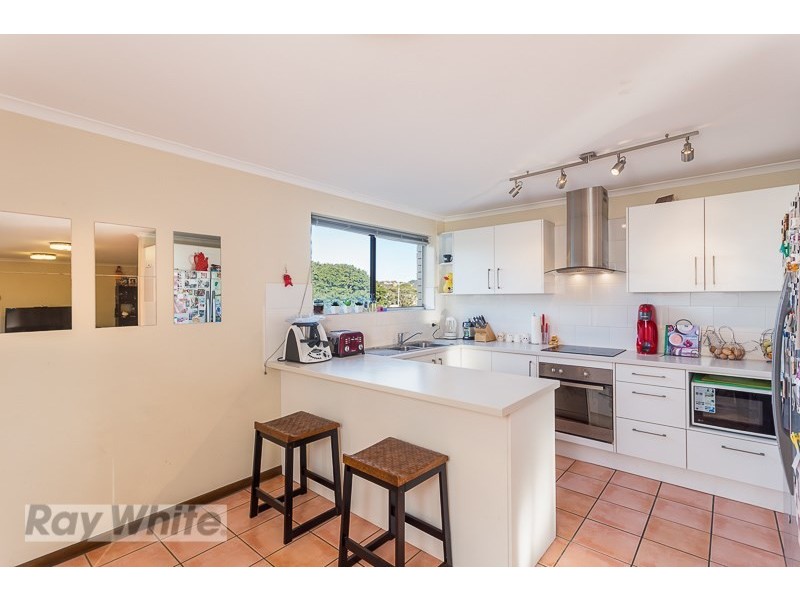 2/16 McLay Street, Coorparoo QLD 4151