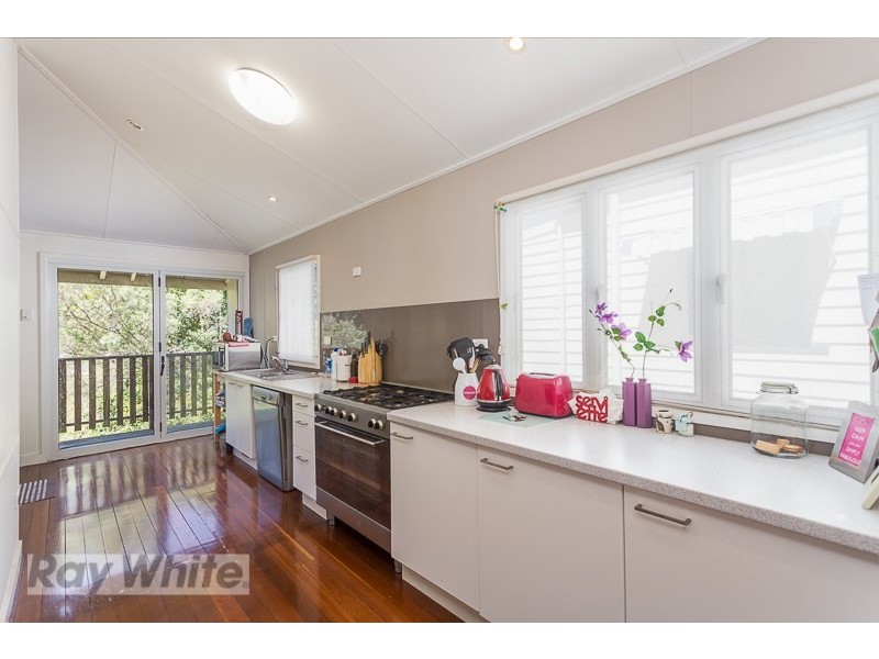 13 Curtis Street, Norman Park QLD 4170