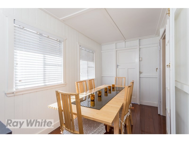 13 Curtis Street, Norman Park QLD 4170