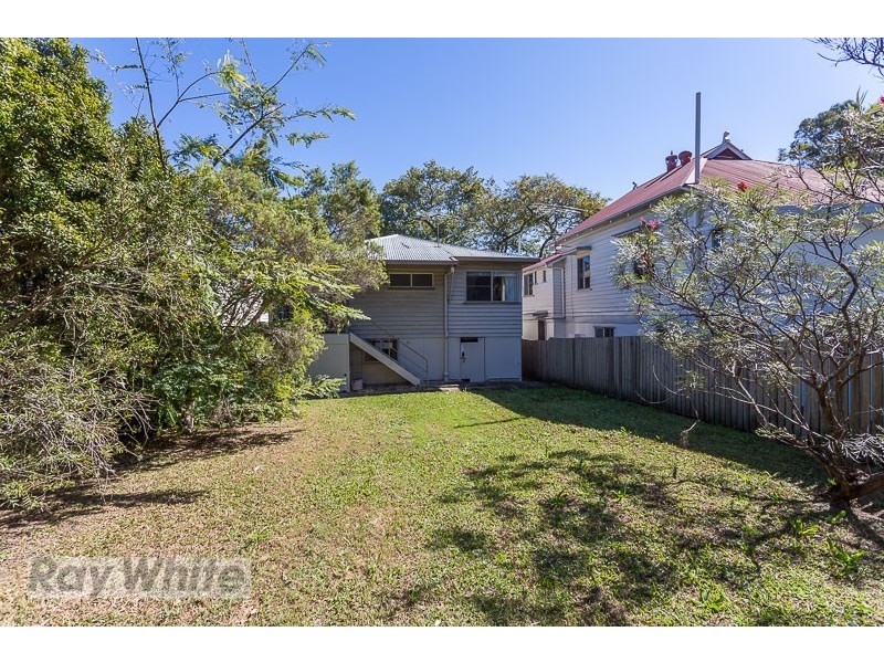 13 Curtis Street, Norman Park QLD 4170