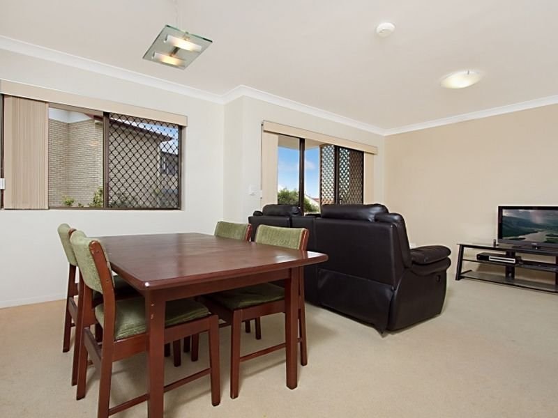 1/10 Mansfield Street, Coorparoo QLD 4151