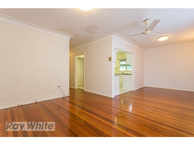 27 Curfew Street, Upper Mount Gravatt QLD 4122