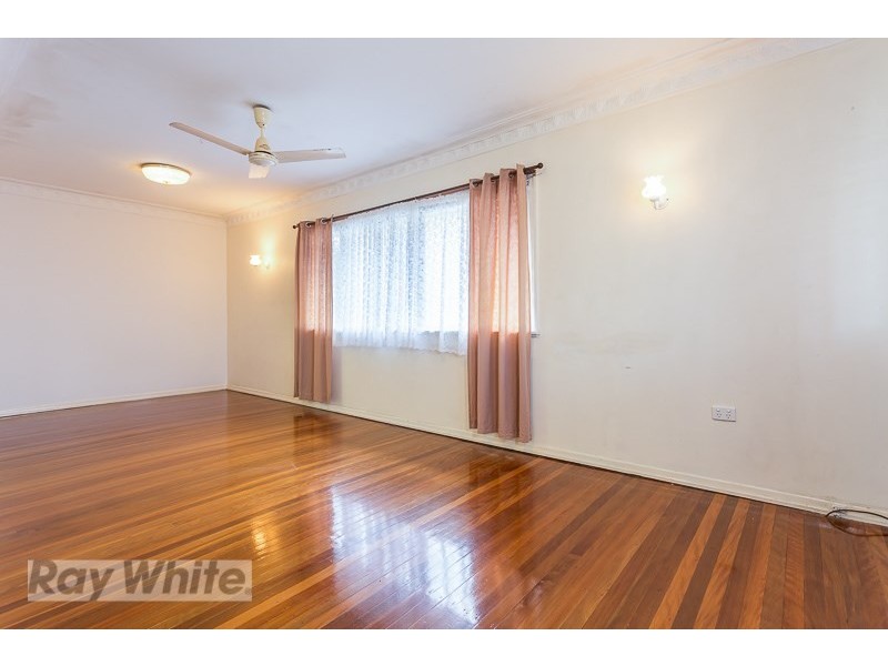 27 Curfew Street, Upper Mount Gravatt QLD 4122