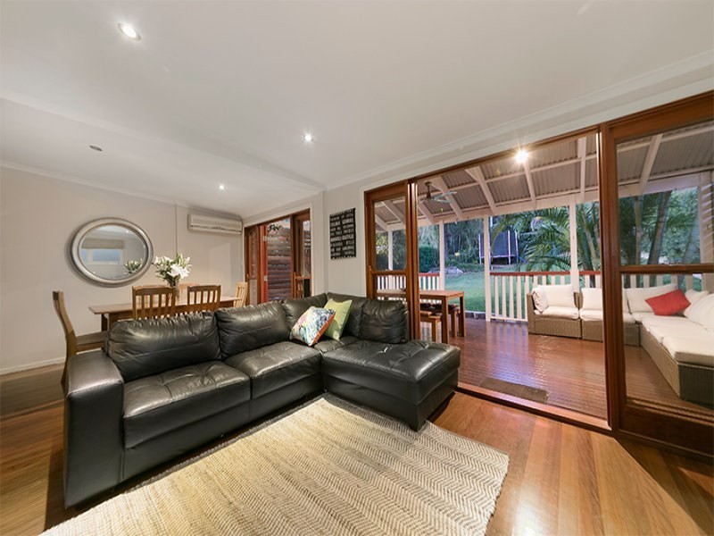 28 Wills Street, Coorparoo QLD 4151