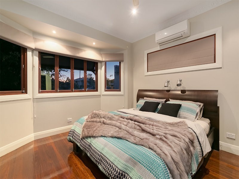 28 Wills Street, Coorparoo QLD 4151